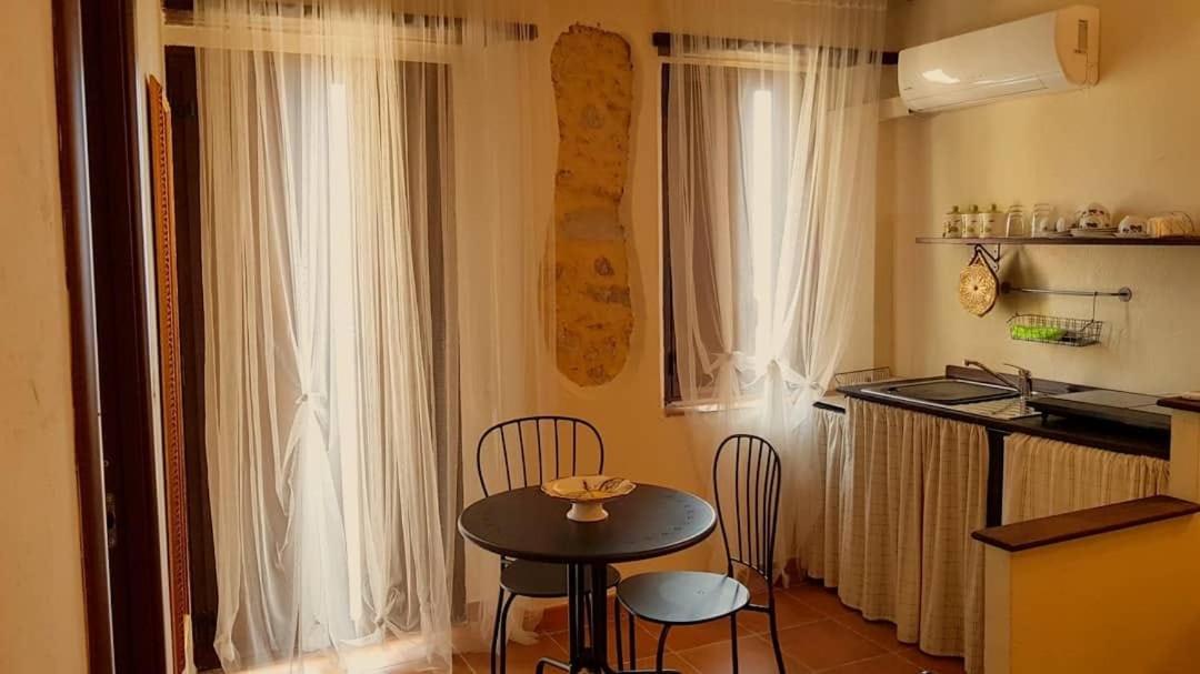 Perla Del Borgo Appartamenti Santa Caterina dello Ionio Luaran gambar
