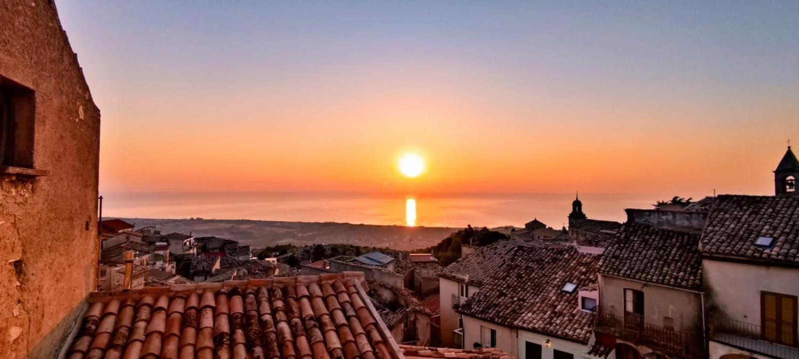 Perla Del Borgo Appartamenti Santa Caterina dello Ionio Luaran gambar