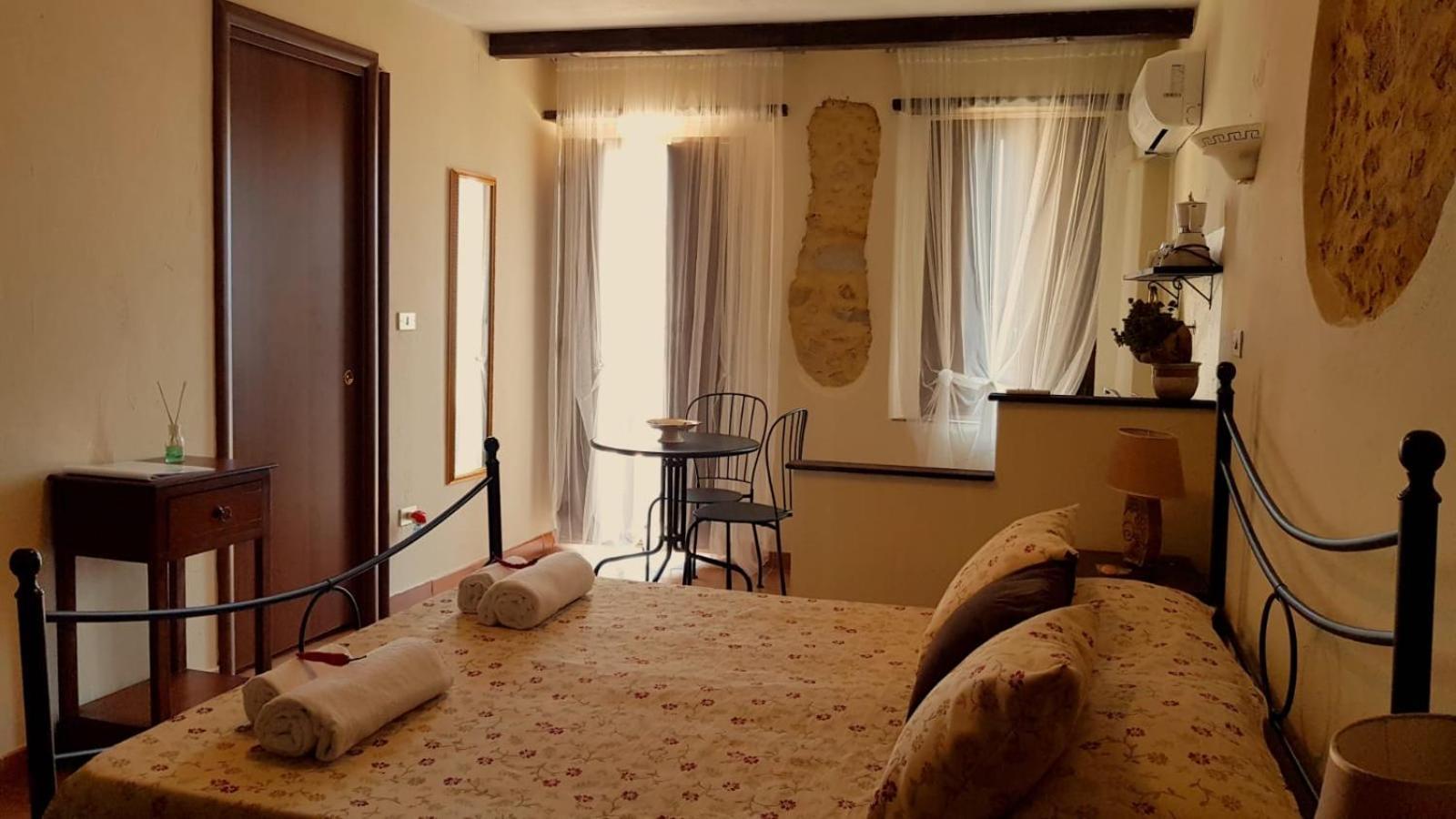 Perla Del Borgo Appartamenti Santa Caterina dello Ionio Luaran gambar